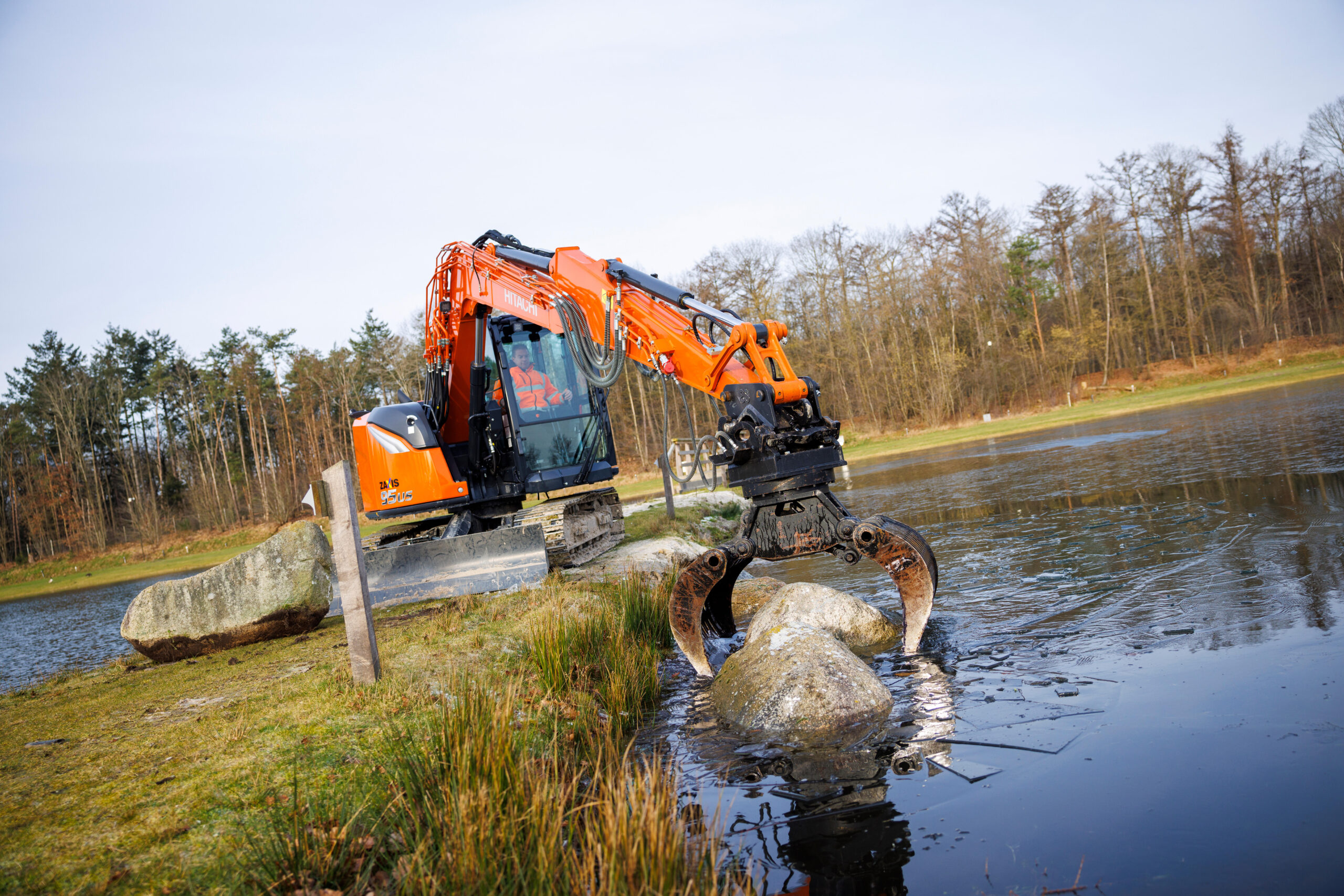 Hitachi ZX95US-7 Kompaktbagger Baumaschine 2024