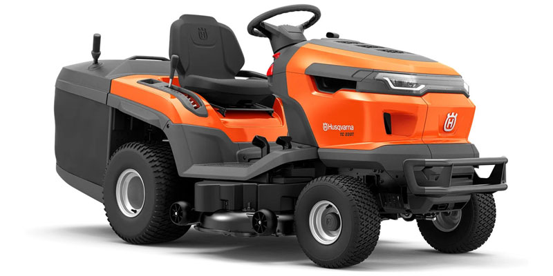 Husqvarna Rasentraktor TC 220T im Einsatz