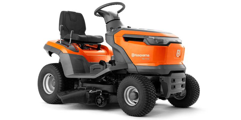 Husqvarna Rasentraktor TS 112 im Einsatz