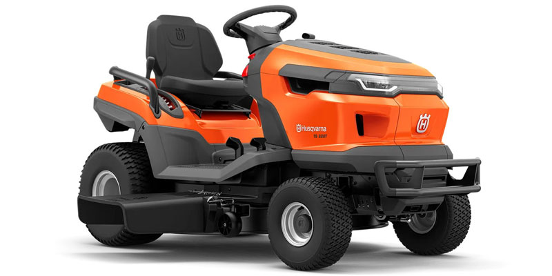 Husqvarna Rasentraktor TS 220T im Einsatz